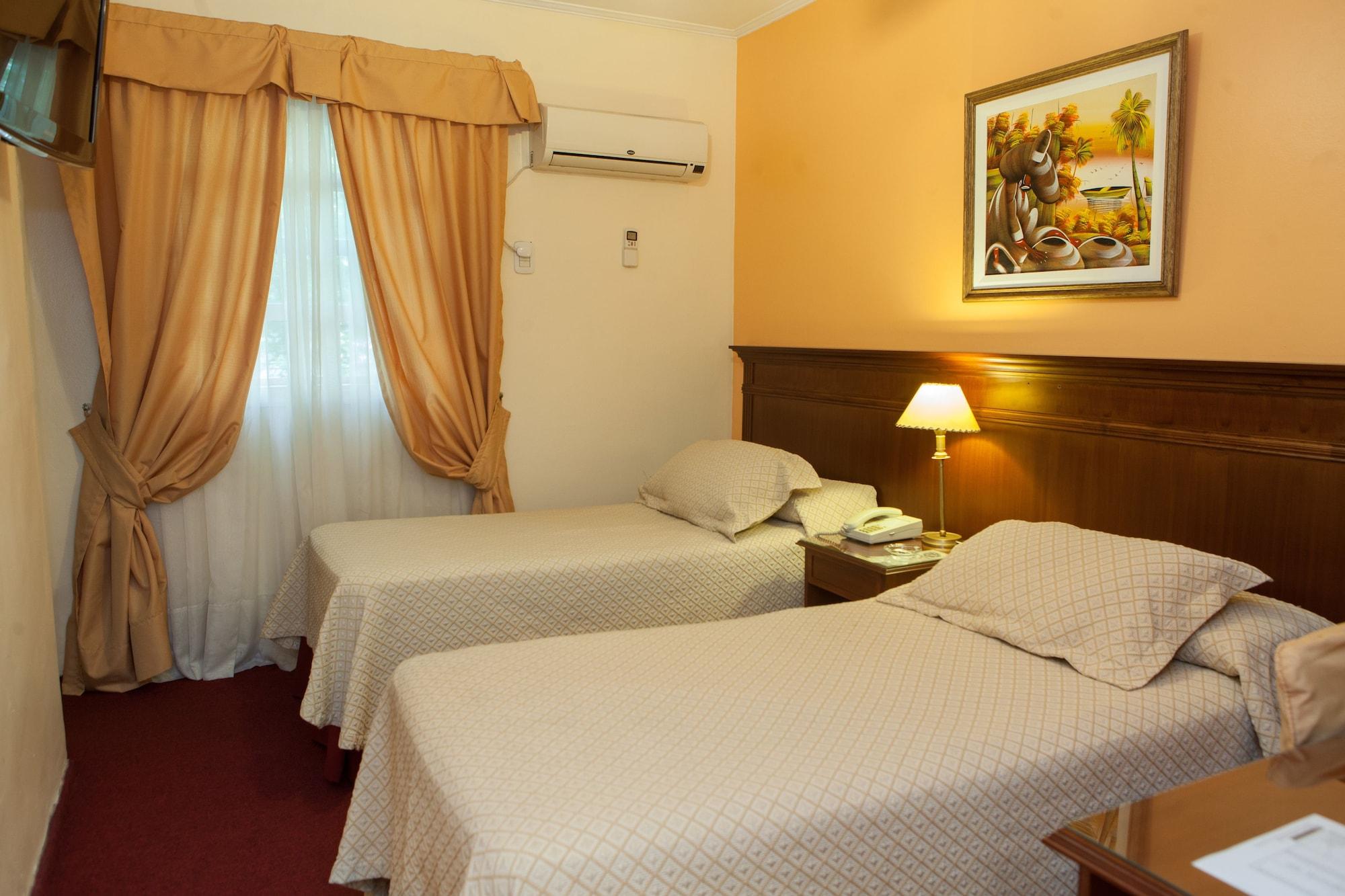 Ritz Hotel מנדוזה מראה חיצוני תמונה