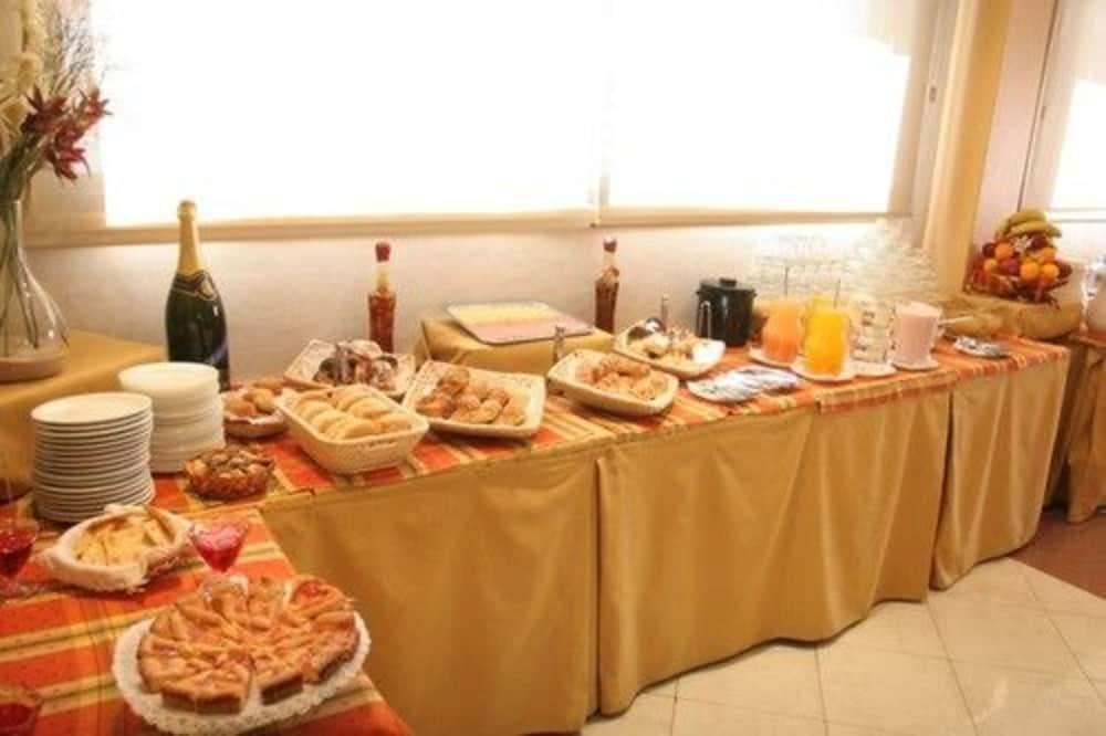 Ritz Hotel מנדוזה מראה חיצוני תמונה