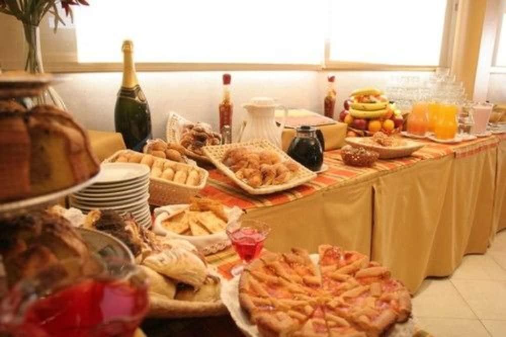 Ritz Hotel מנדוזה מראה חיצוני תמונה